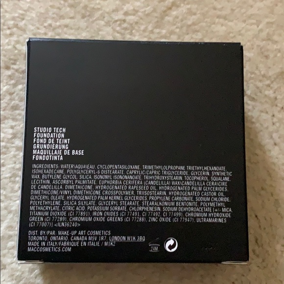 MAC Studio Tech Foundation in NW47 - Picture 2 of 5